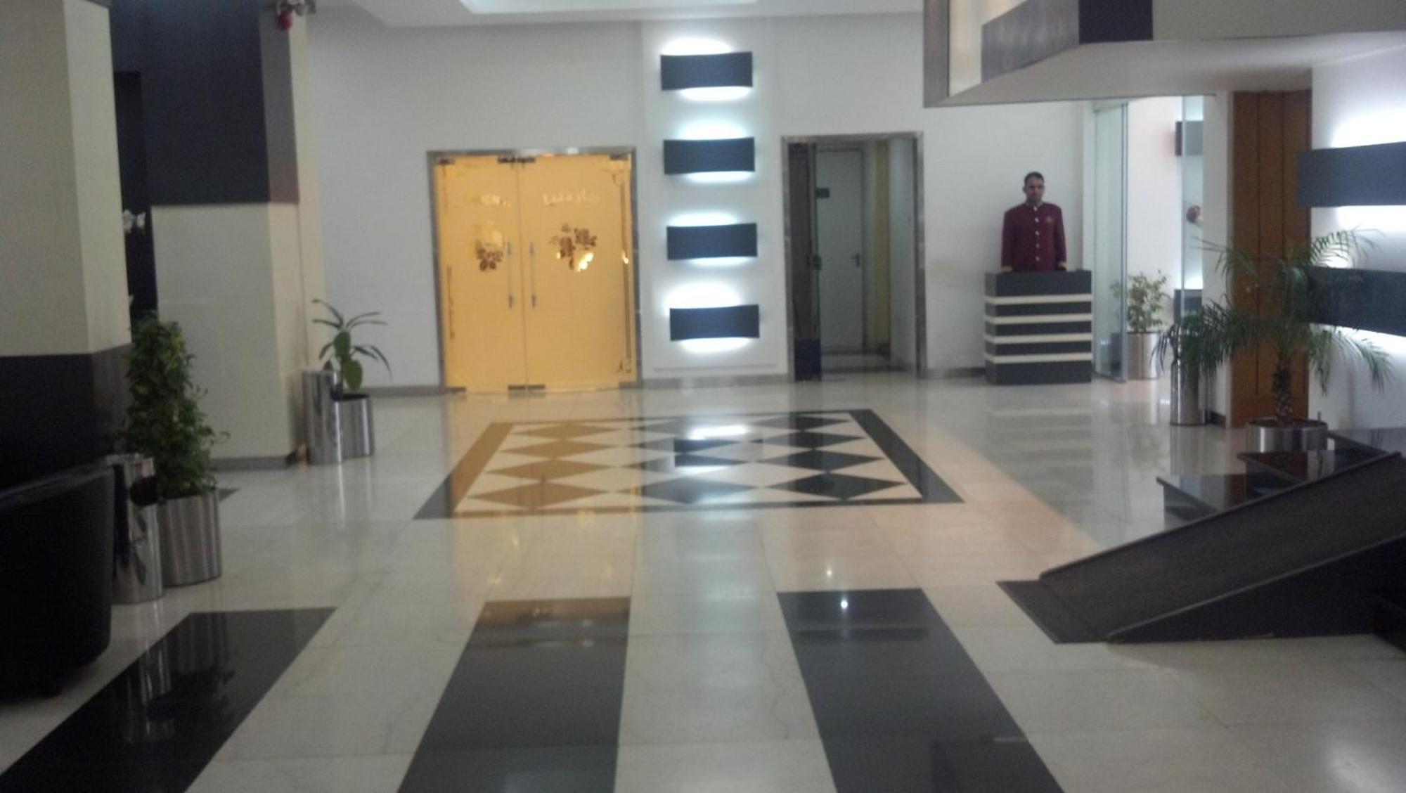 Kuwait Continental Hotel Kuwait City Esterno foto