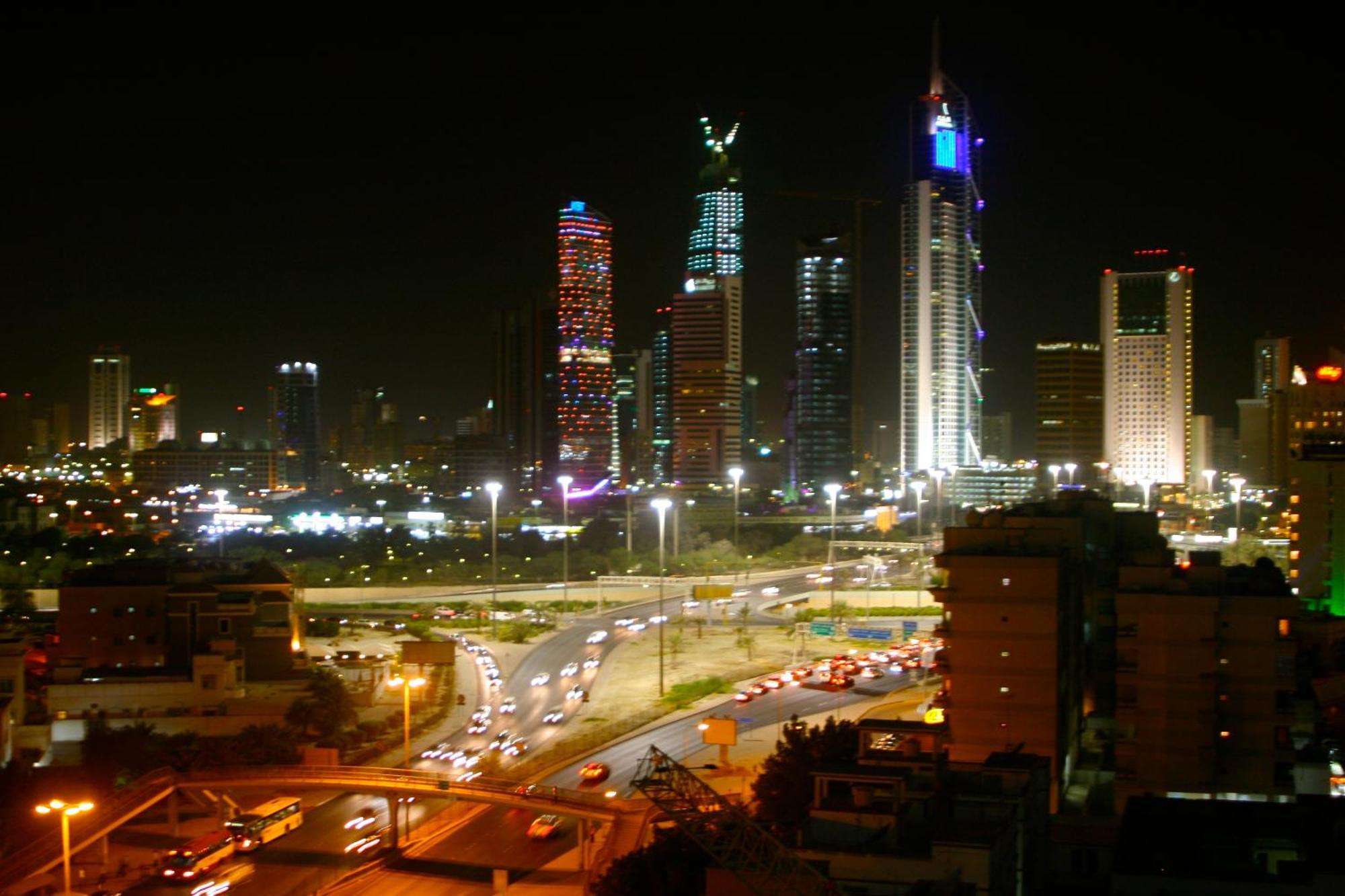 Kuwait Continental Hotel Kuwait City Esterno foto